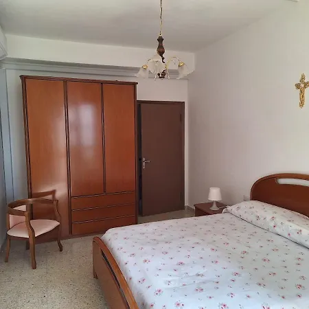 Terrace On The Сasa de vacaciones Monte del Lago